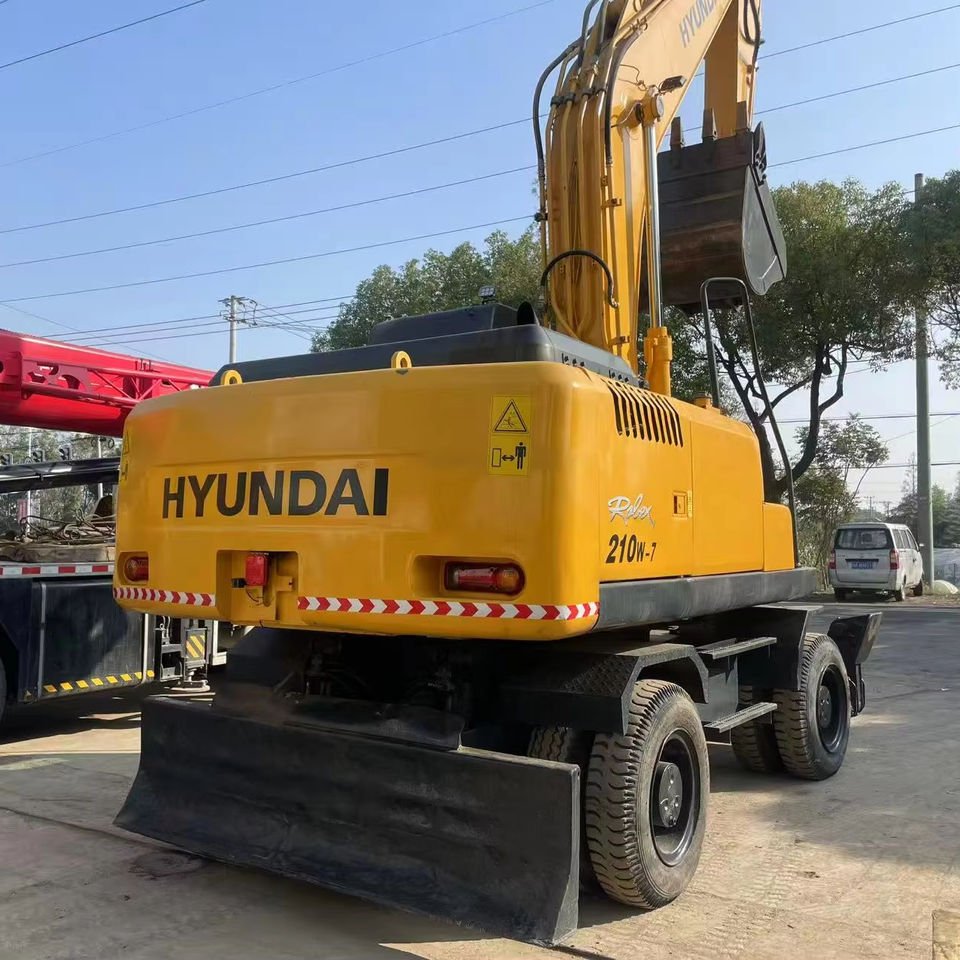 Direct from manufacturer Hyundai 210W-7 21Ton used excavator with pump motor and PLC control includes a one year warranty