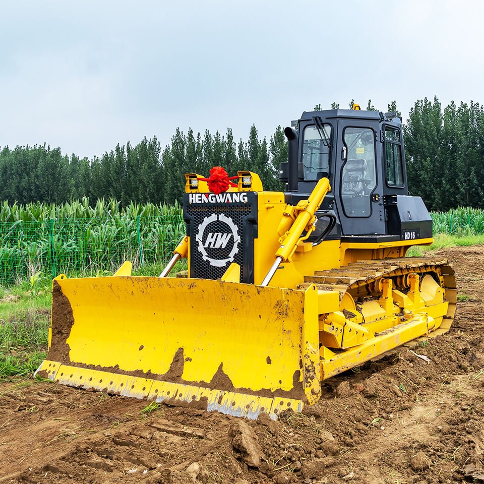 Direct from manufacturer small crawler bulldozer machine 60HP mini dozer for farm land clearing and construction projects