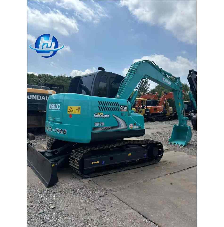 Direct from manufacturer Kobelco SK75 7.5 ton mini excavator with Cummins engine for farm and industrial construction projects